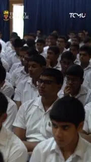 වෙසක් බැතිබර සැමරුම අතර පැවැති ධර්ම දේශනය, විද්යාලයීය බෞද්ධ ශිෂ්ය සංගමයේ මූලිකත්වයෙන් පැවැත්විය. 🙏
ධර්මයේ සුවඳින් සිත් පහන් කළ එම අවස්ථාව, වෙසක් සැමරුමට ආධ්යාත්මික අරුතක් එක් කළ සුන්දර මොහොතක් විය.
Video by Matheesha Malwatta for Trinity College Media Unit